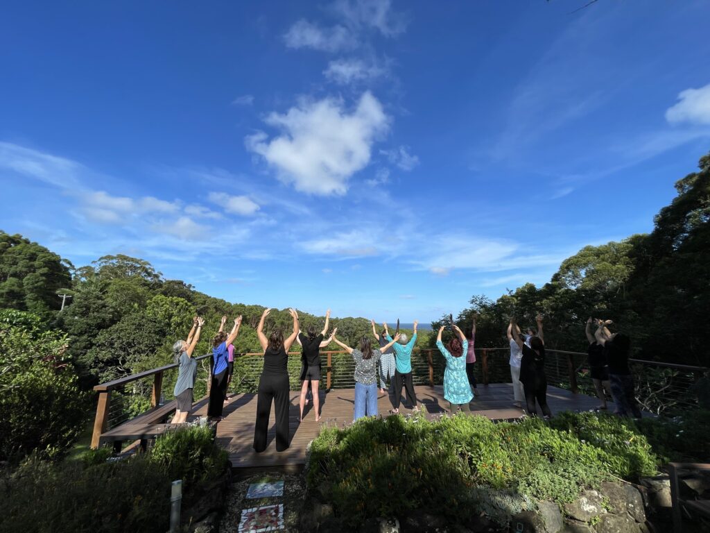 Byron-Bay-Mindfulness-Retreat-Deck-Qigong